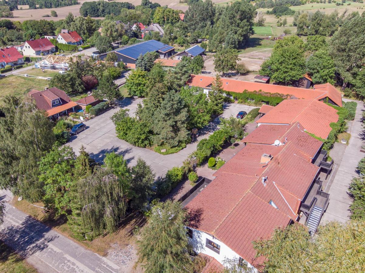 Landpension Dubnitz - Ferienwohnung 1 ซาสนิทซ์ ภายนอก รูปภาพ
